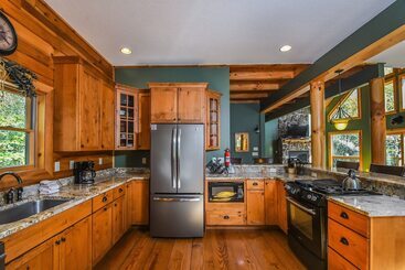 Cozy Bear Chalet