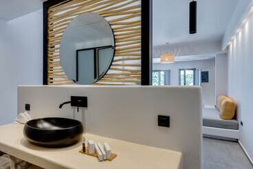 هتل Elements Cozy Suites