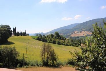 اقامتگاه Beautiful 4 Bed House In Urbino In The Marche