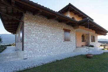 اقامتگاه Beautiful 4 Bed House In Urbino In The Marche