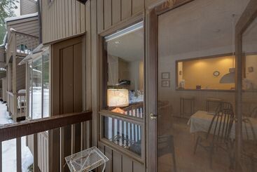 33sw   Wifi   Fireplace   Amenities   Sleeps 4