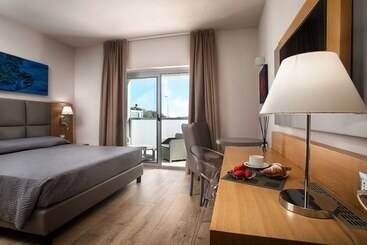 پانسیون Capotesta Luxury Rooms