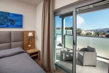 پانسیون Capotesta Luxury Rooms