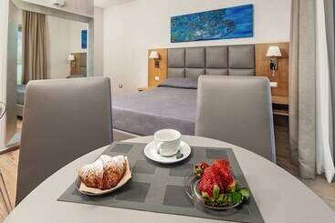 پانسیون Capotesta Luxury Rooms