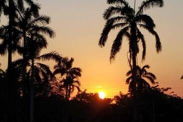 تختخواب و صبحانه River Bend Resort Belize