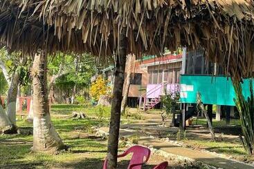تختخواب و صبحانه River Bend Resort Belize