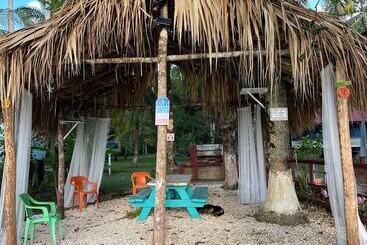 تختخواب و صبحانه River Bend Resort Belize