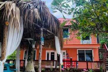 تختخواب و صبحانه River Bend Resort Belize