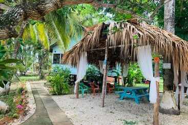 تختخواب و صبحانه River Bend Resort Belize