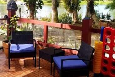 تختخواب و صبحانه River Bend Resort Belize
