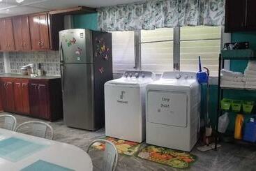 تختخواب و صبحانه River Bend Resort Belize
