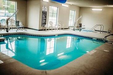 Cobblestone Hotel & Suites   International Falls
