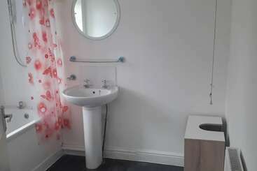 اقامتگاه Homely 4 Bed House In Manchester