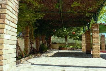 هتل آپارتمان Anemomylos Lefkimmi Luxus Suites Boutique Hotel & Pool