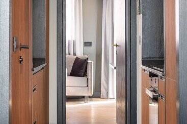 هتل 3 Pines Design Living