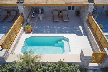 هتل Mandraki Beach Resort   Adults Only