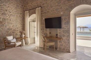 هتل Mandraki Beach Resort   Adults Only