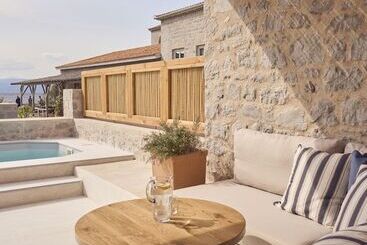 هتل Mandraki Beach Resort   Adults Only