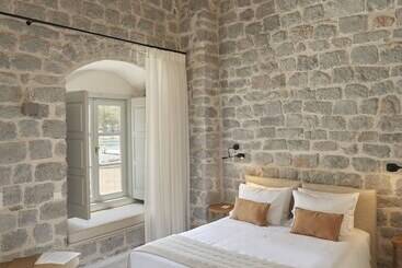 هتل Mandraki Beach Resort   Adults Only