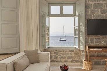 هتل Mandraki Beach Resort   Adults Only
