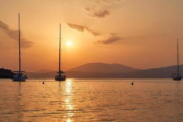 هتل Mandraki Beach Resort   Adults Only