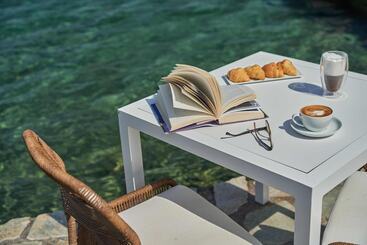 هتل Mandraki Beach Resort   Adults Only