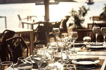 هتل Mandraki Beach Resort   Adults Only