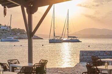 هتل Mandraki Beach Resort   Adults Only