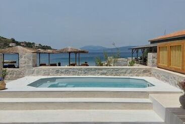 هتل Mandraki Beach Resort   Adults Only