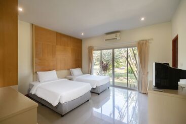 هتل Thara Cholapruek Resort