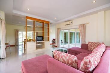 هتل Thara Cholapruek Resort