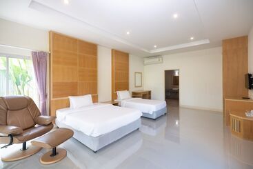 هتل Thara Cholapruek Resort