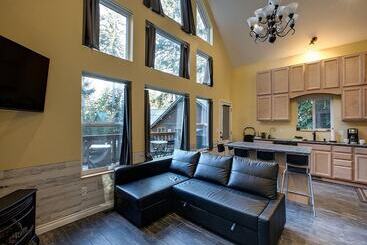 02gs   Wifi   D/w   W/d   Sleeps 8