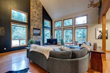 20gs   Wifi   F/p   W/d   Sleeps 6