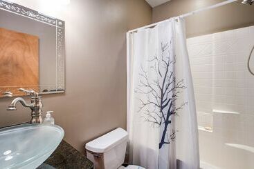 20gs   Wifi   F/p   W/d   Sleeps 6