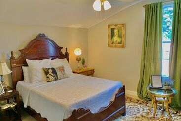 تختخواب و صبحانه The Beaumont House Natchez