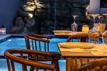 هتل Avaton Suites & Villa Philian Collection