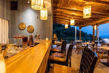 هتل Avaton Suites & Villa Philian Collection