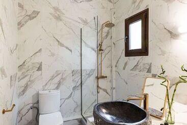 هتل Avaton Suites & Villa Philian Collection