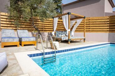 هتل Avaton Suites & Villa Philian Collection