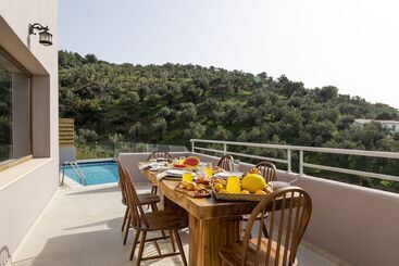 هتل Avaton Suites & Villa Philian Collection