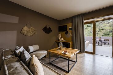 هتل Avaton Suites & Villa Philian Collection
