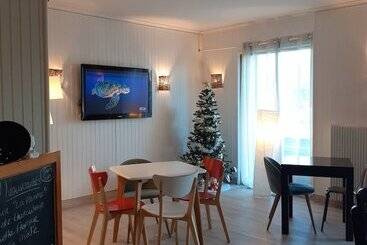 هتل Fuzei Hôtel Lorient Lanester