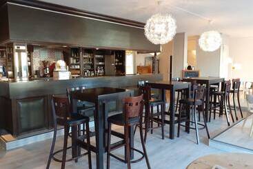 هتل Fuzei Hôtel Lorient Lanester