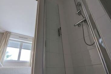 هتل Fuzei Hôtel Lorient Lanester