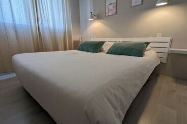 هتل Fuzei Hôtel Lorient Lanester