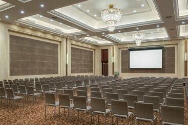 Holiday Inn Hotel And Suites Wuhan New City By Ihg
