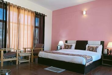 هتل Malik Residency