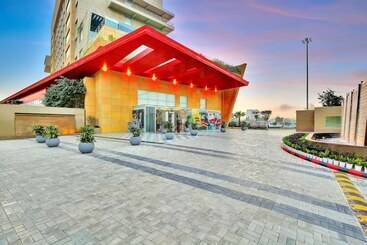 هتل Radisson Red Chandigarh Mohali