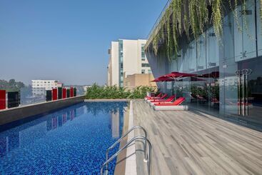 هتل Radisson Red Chandigarh Mohali